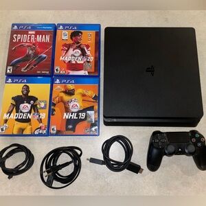 Play Station 4 Console & Controller with 4 games